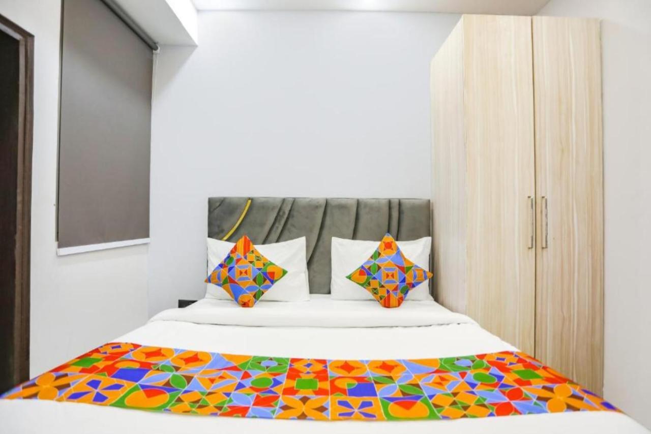 Hotel The Rasa At Vasundhara Ghaziabad Εξωτερικό φωτογραφία